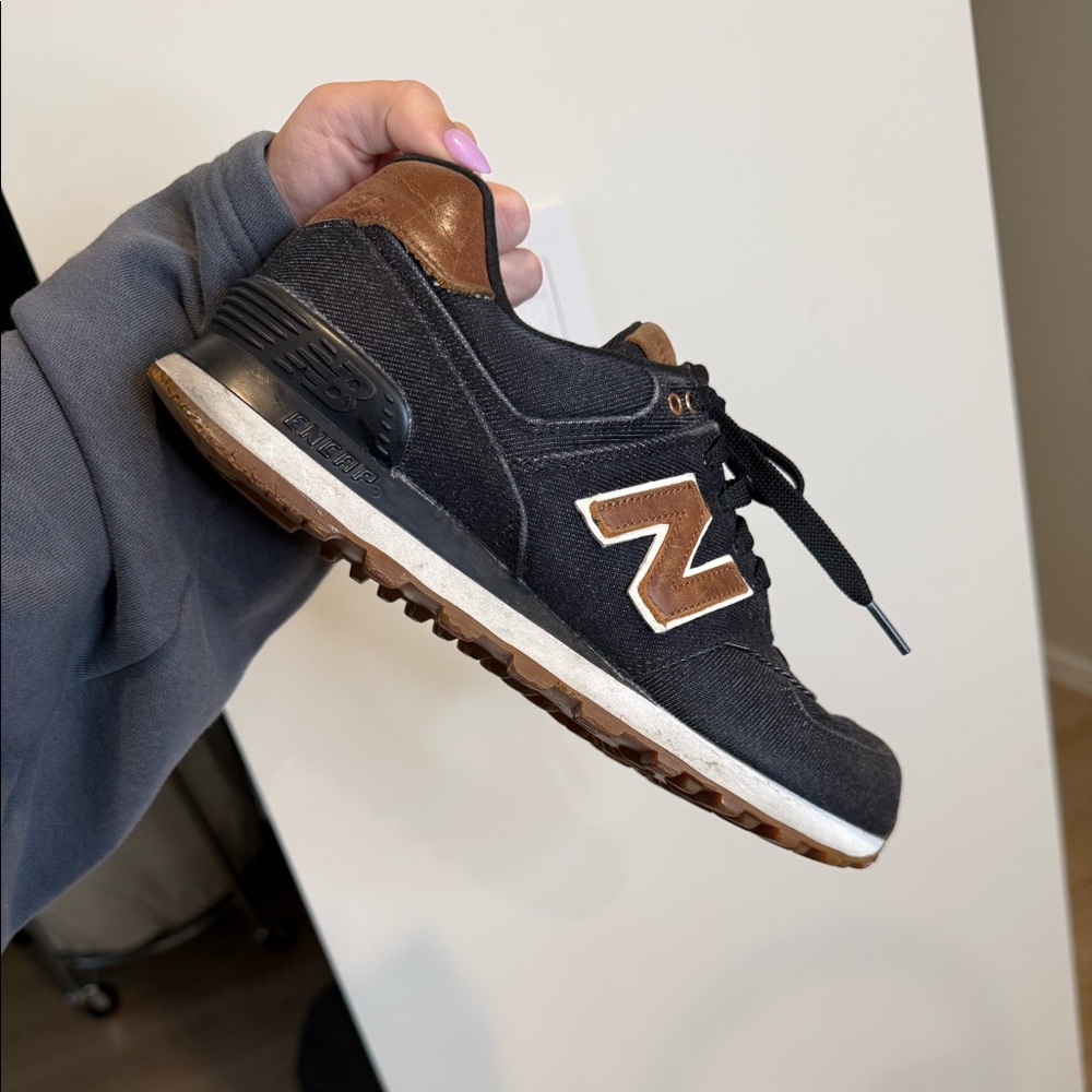 Men’s New Balance Black Sneakers w/ Gum Sole – Casual Everyday Trainers Size 8 - Picture 6 of 7